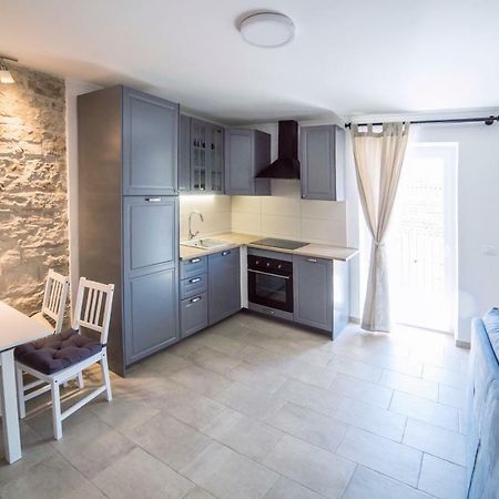 Emma Appartment Poreč Dış mekan fotoğraf
